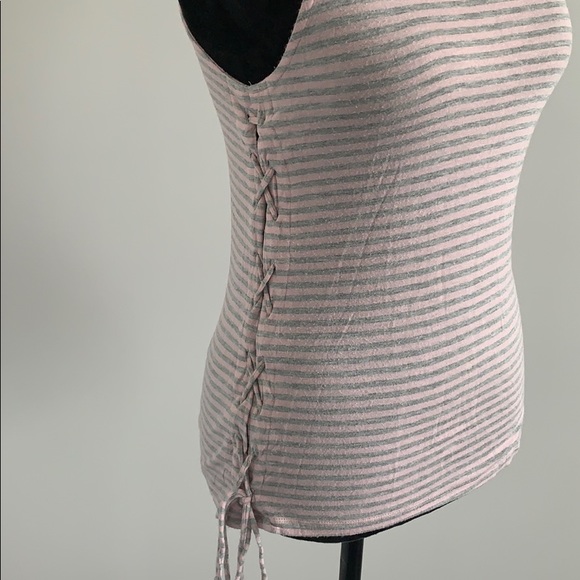 NWOT Cute sleeveless Shirt - Picture 2 of 6